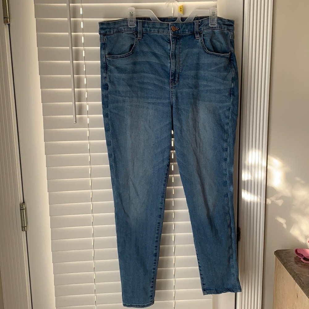 American Eagle Highest Waisted Jean